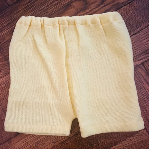 Bright yellow 2 piece sweater suit. Top and shorts - Picture 7 of 7